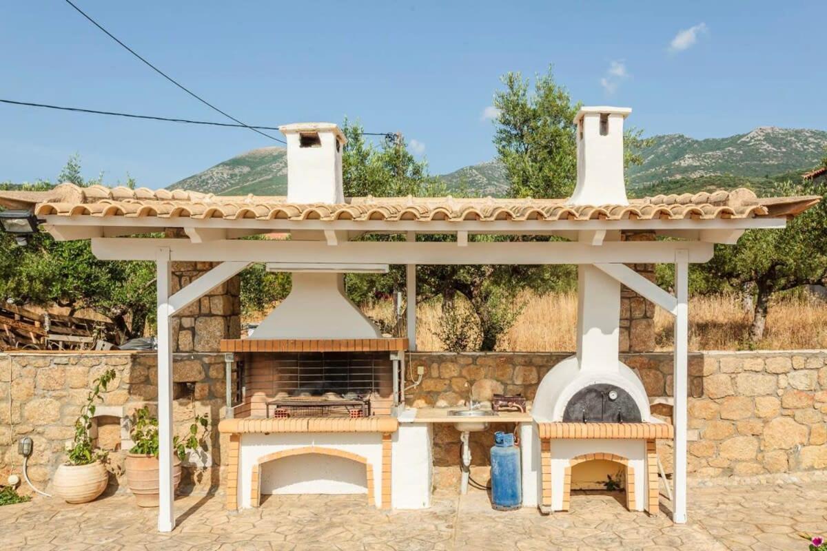 Mani'S Aura Seaside-Spacious Summer Retreat Kotronion  Exterior photo