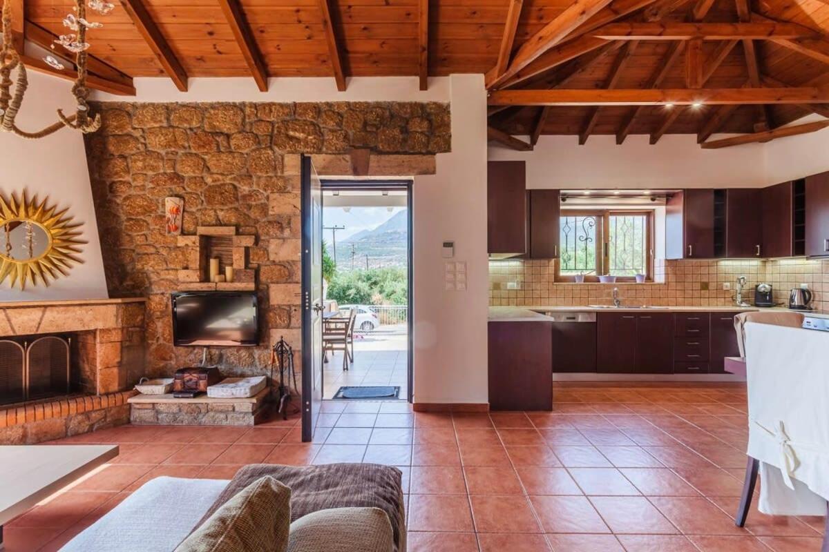 Mani'S Aura Seaside-Spacious Summer Retreat Kotronion  Exterior photo